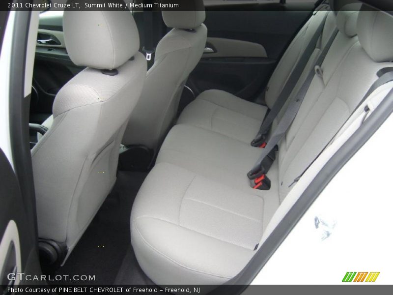 Summit White / Medium Titanium 2011 Chevrolet Cruze LT