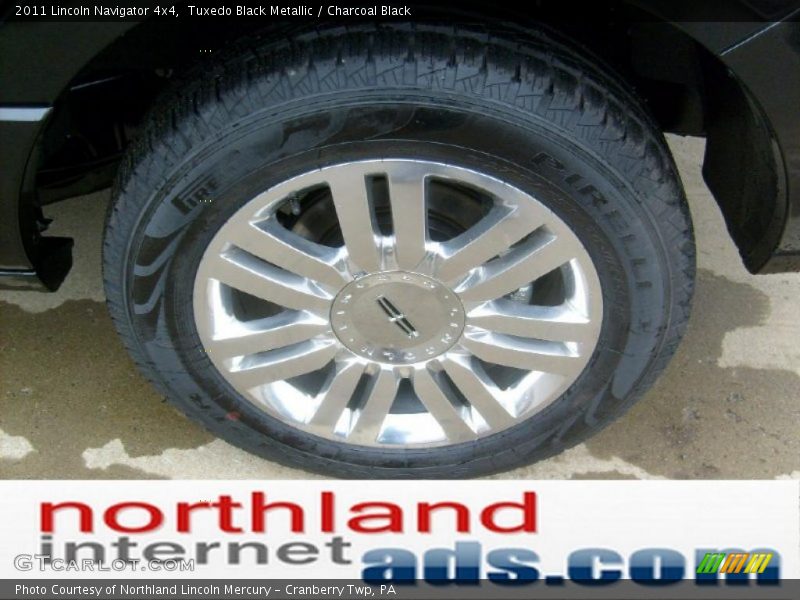 Tuxedo Black Metallic / Charcoal Black 2011 Lincoln Navigator 4x4