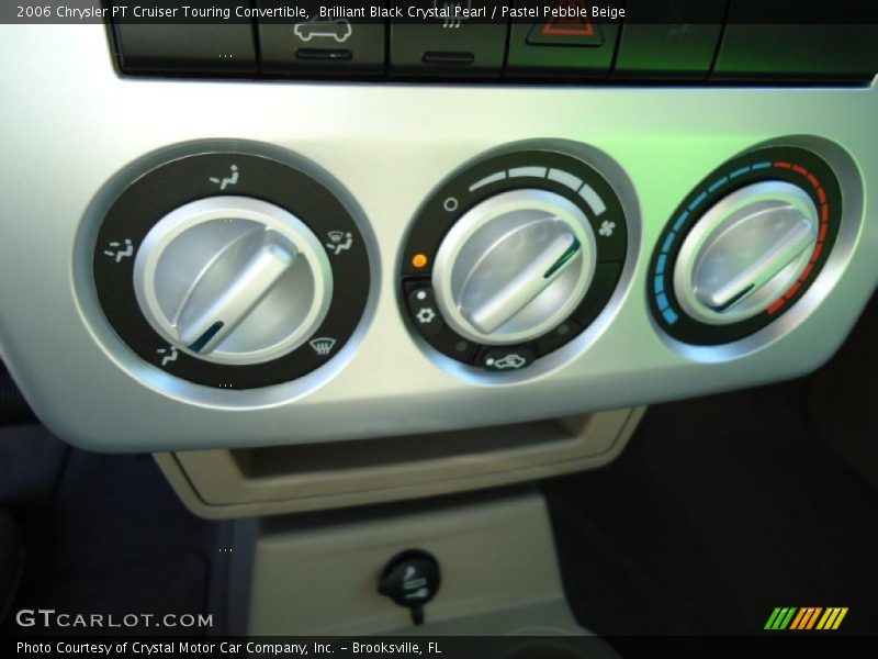 Controls of 2006 PT Cruiser Touring Convertible