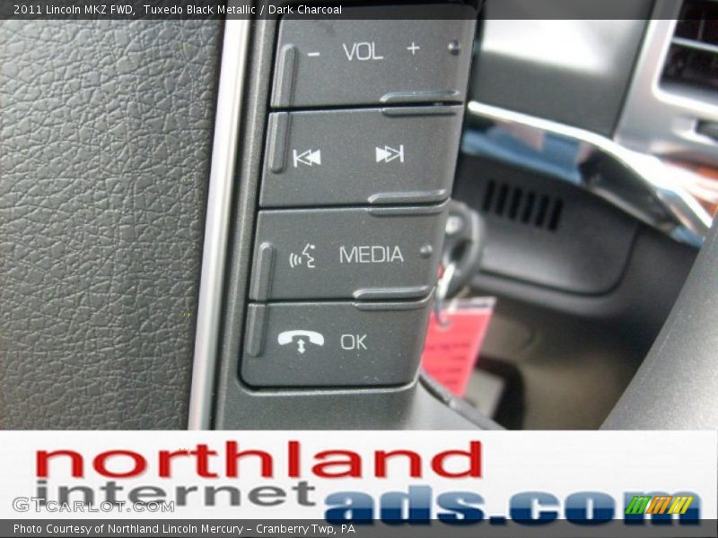 Tuxedo Black Metallic / Dark Charcoal 2011 Lincoln MKZ FWD