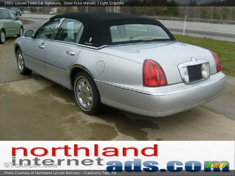 Silver Frost Metallic / Light Graphite 2002 Lincoln Town Car Signature