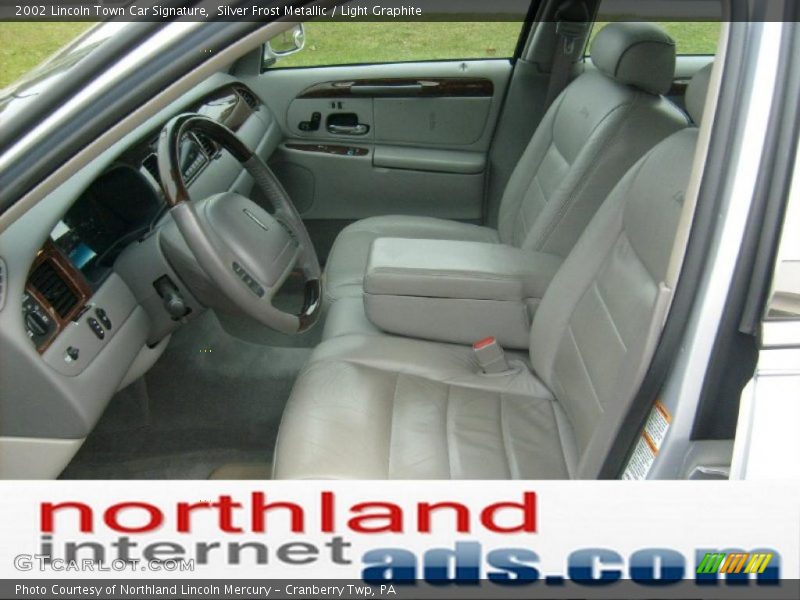 Silver Frost Metallic / Light Graphite 2002 Lincoln Town Car Signature