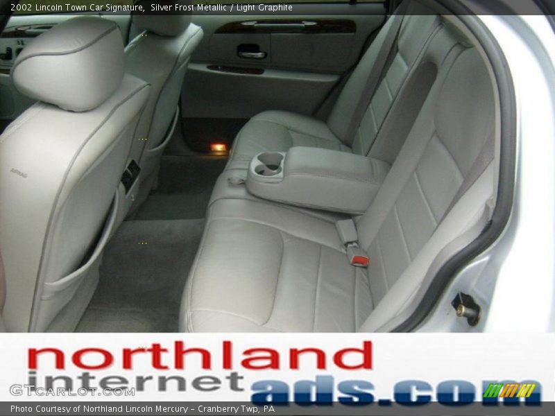 Silver Frost Metallic / Light Graphite 2002 Lincoln Town Car Signature