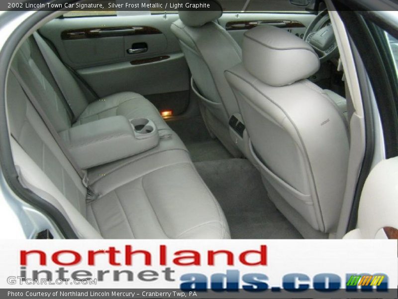 Silver Frost Metallic / Light Graphite 2002 Lincoln Town Car Signature