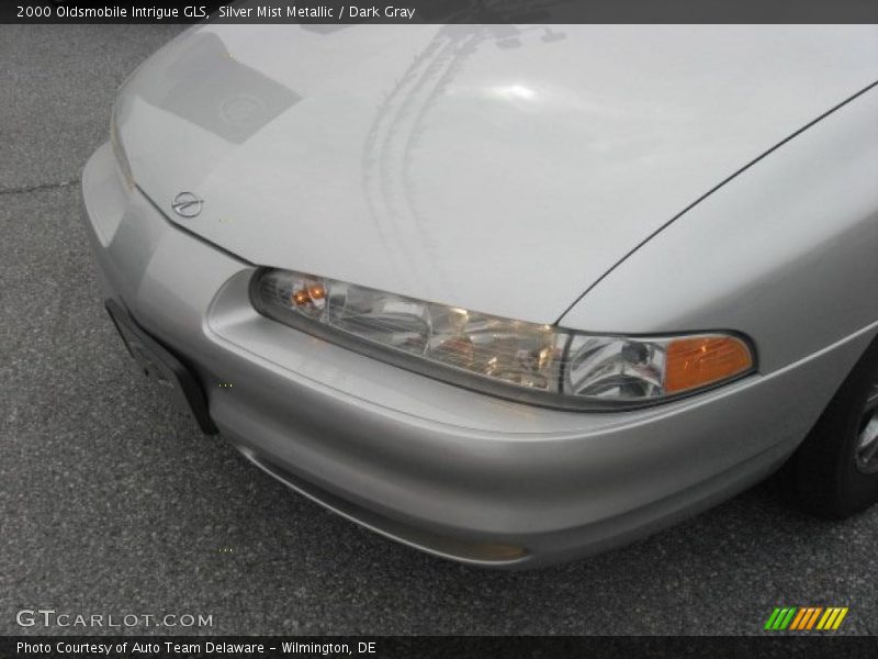 Silver Mist Metallic / Dark Gray 2000 Oldsmobile Intrigue GLS