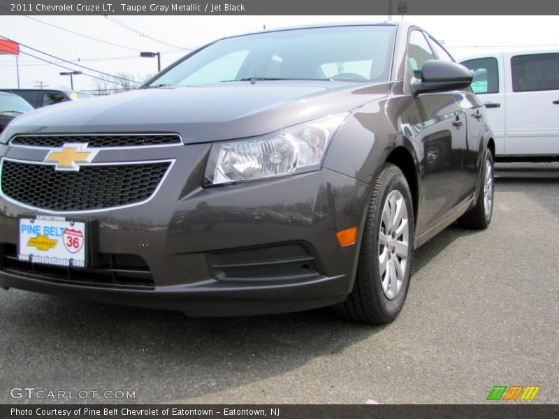 Taupe Gray Metallic / Jet Black 2011 Chevrolet Cruze LT