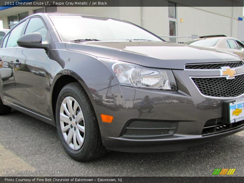 Taupe Gray Metallic / Jet Black 2011 Chevrolet Cruze LT