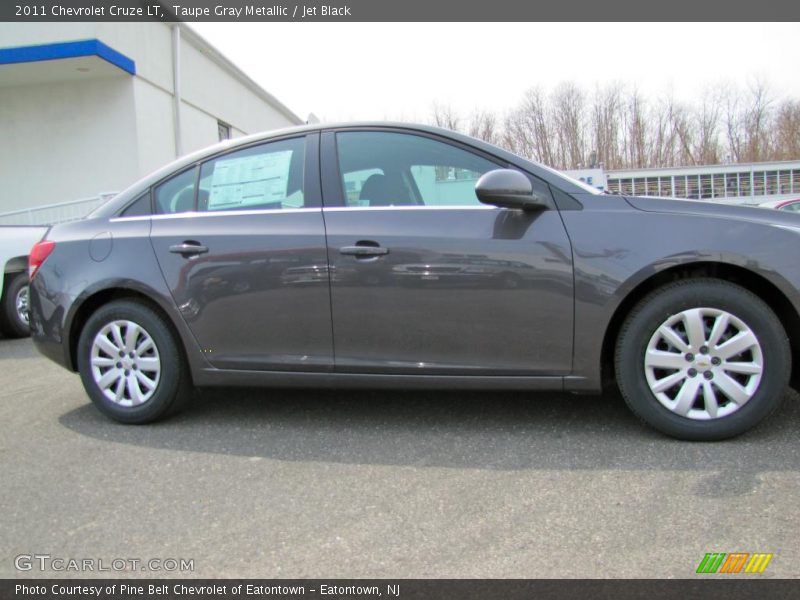 Taupe Gray Metallic / Jet Black 2011 Chevrolet Cruze LT