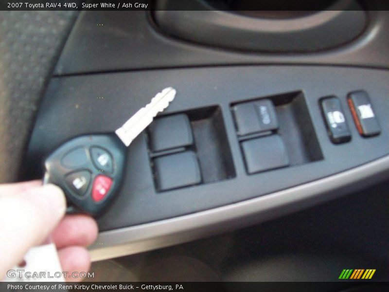 Super White / Ash Gray 2007 Toyota RAV4 4WD