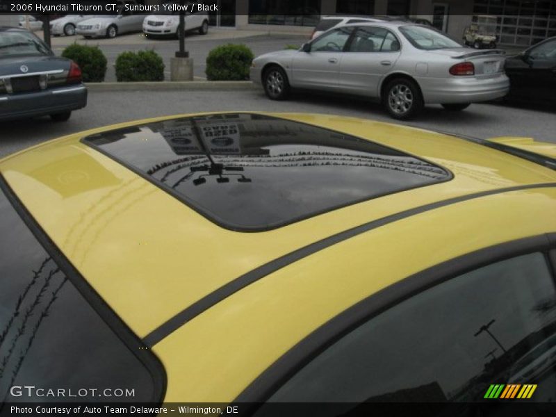 Sunburst Yellow / Black 2006 Hyundai Tiburon GT