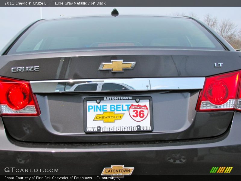 Taupe Gray Metallic / Jet Black 2011 Chevrolet Cruze LT