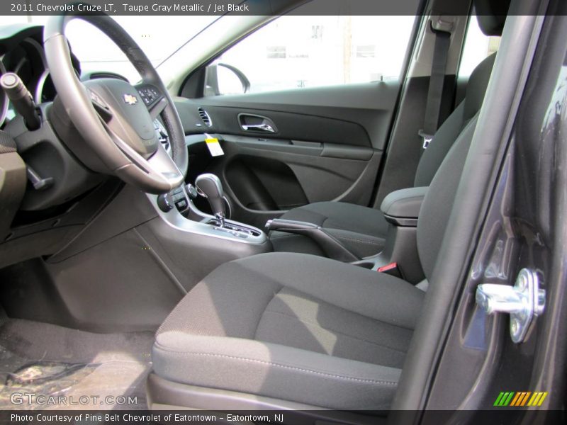Taupe Gray Metallic / Jet Black 2011 Chevrolet Cruze LT