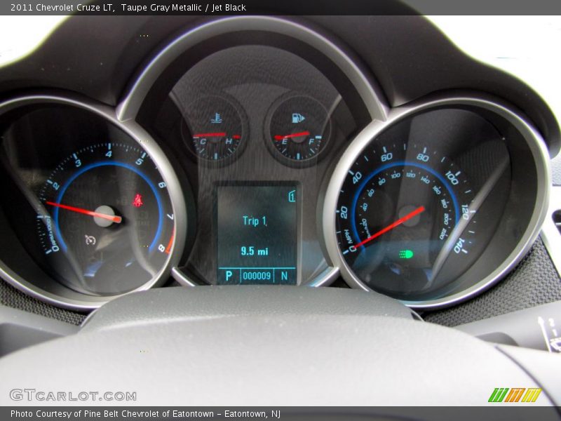 Taupe Gray Metallic / Jet Black 2011 Chevrolet Cruze LT