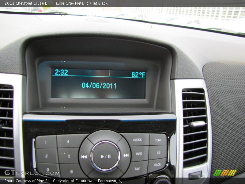Taupe Gray Metallic / Jet Black 2011 Chevrolet Cruze LT