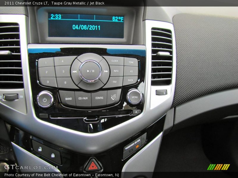 Taupe Gray Metallic / Jet Black 2011 Chevrolet Cruze LT