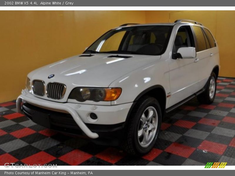 Alpine White / Grey 2002 BMW X5 4.4i