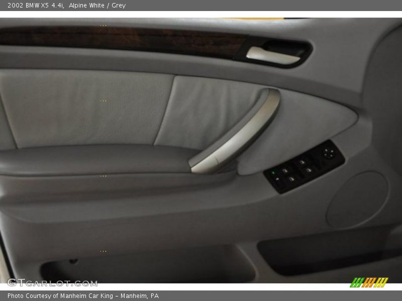 Alpine White / Grey 2002 BMW X5 4.4i