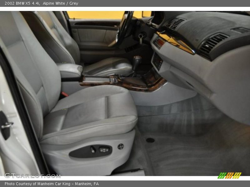 Alpine White / Grey 2002 BMW X5 4.4i