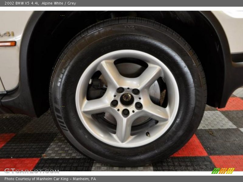 Alpine White / Grey 2002 BMW X5 4.4i