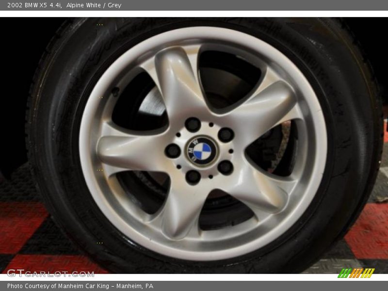 Alpine White / Grey 2002 BMW X5 4.4i