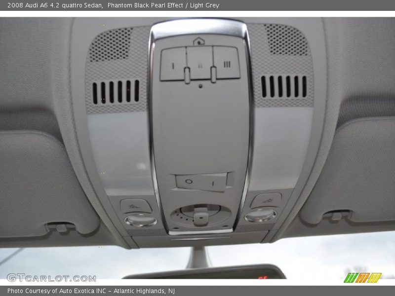 Controls of 2008 A6 4.2 quattro Sedan