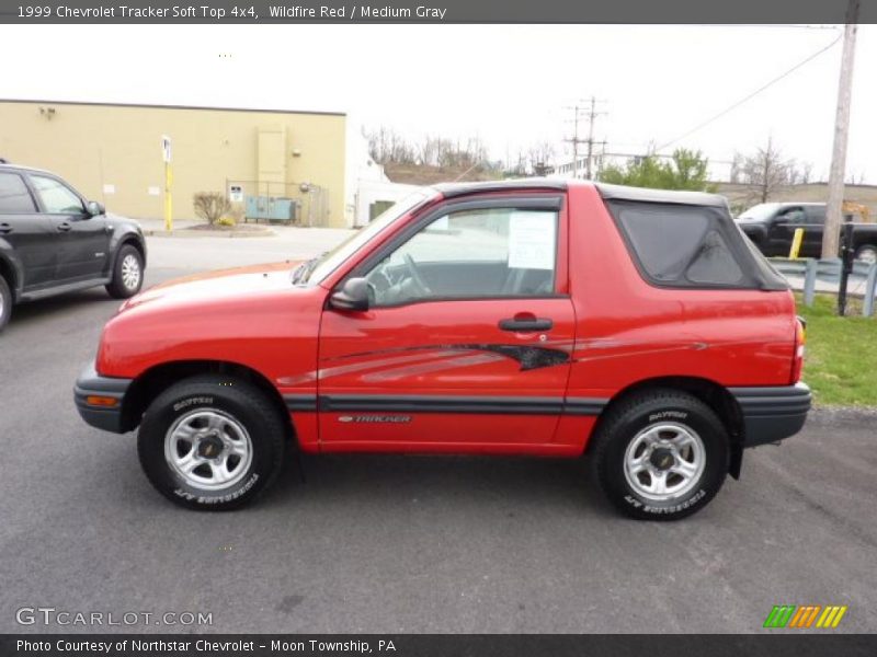 Wildfire Red / Medium Gray 1999 Chevrolet Tracker Soft Top 4x4