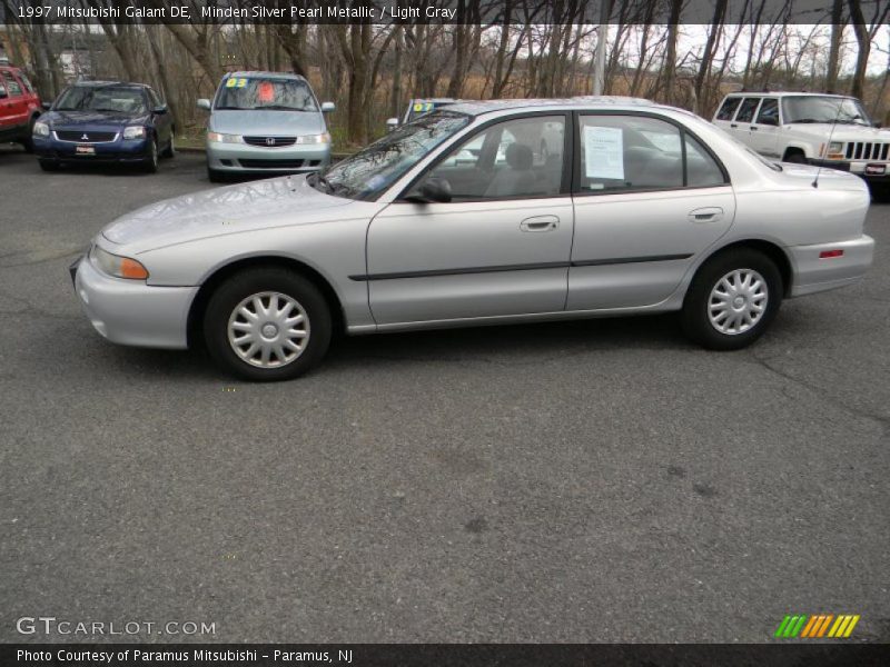 Minden Silver Pearl Metallic / Light Gray 1997 Mitsubishi Galant DE