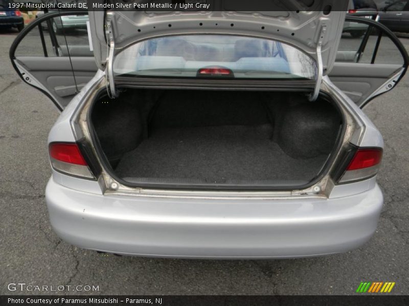 Minden Silver Pearl Metallic / Light Gray 1997 Mitsubishi Galant DE
