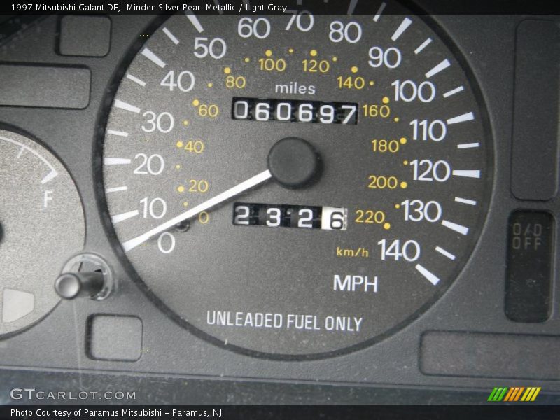Minden Silver Pearl Metallic / Light Gray 1997 Mitsubishi Galant DE
