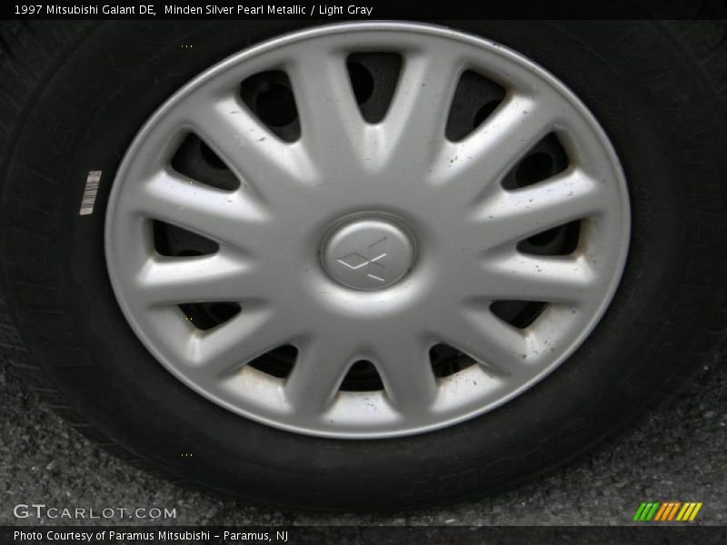 Minden Silver Pearl Metallic / Light Gray 1997 Mitsubishi Galant DE