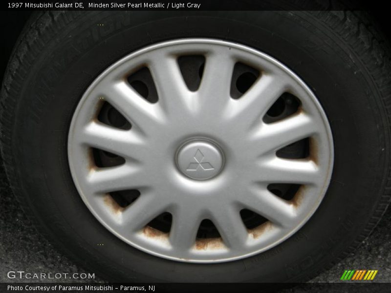 Minden Silver Pearl Metallic / Light Gray 1997 Mitsubishi Galant DE