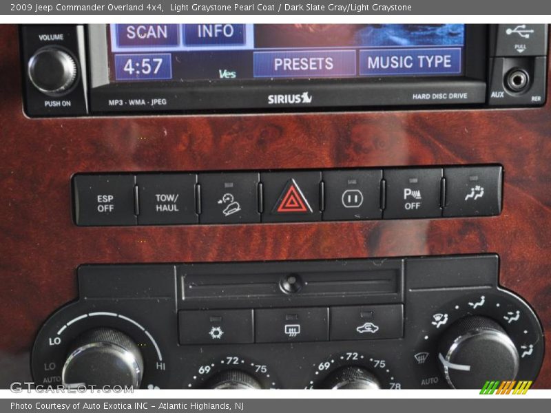 Light Graystone Pearl Coat / Dark Slate Gray/Light Graystone 2009 Jeep Commander Overland 4x4