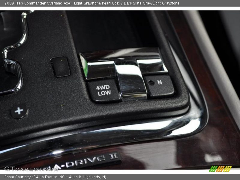 Light Graystone Pearl Coat / Dark Slate Gray/Light Graystone 2009 Jeep Commander Overland 4x4