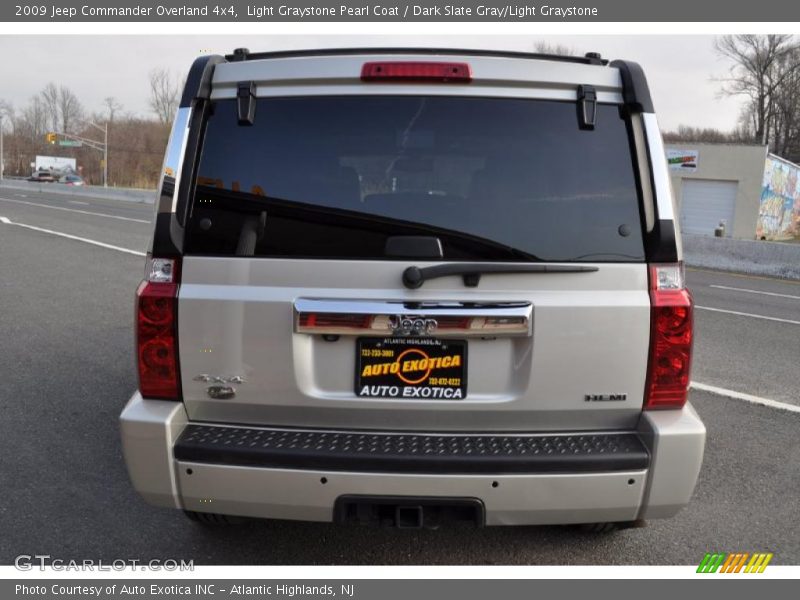 Light Graystone Pearl Coat / Dark Slate Gray/Light Graystone 2009 Jeep Commander Overland 4x4