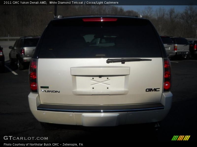 White Diamond Tintcoat / Cocoa/Light Cashmere 2011 GMC Yukon Denali AWD