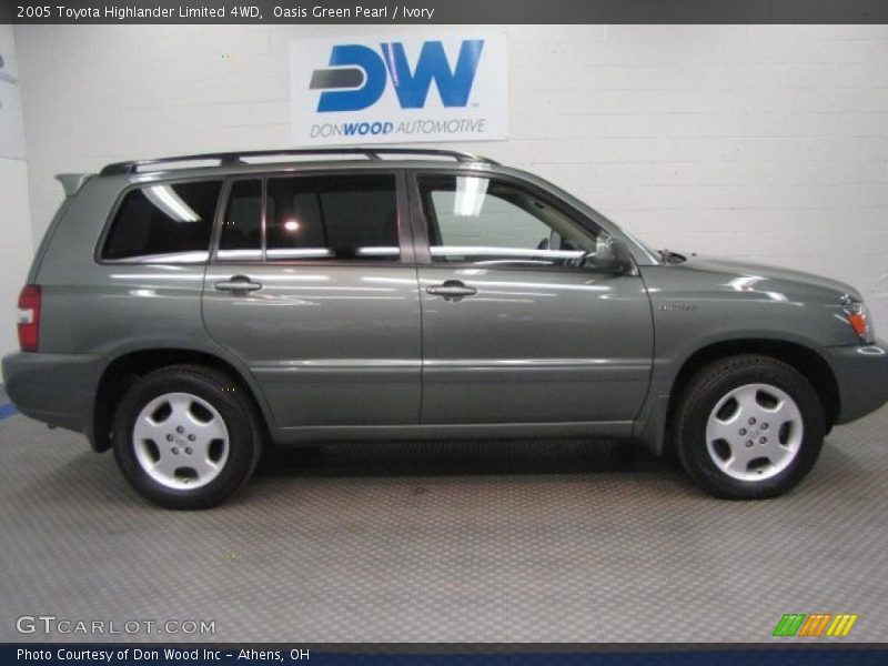 Oasis Green Pearl / Ivory 2005 Toyota Highlander Limited 4WD