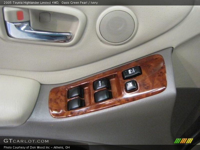 Oasis Green Pearl / Ivory 2005 Toyota Highlander Limited 4WD
