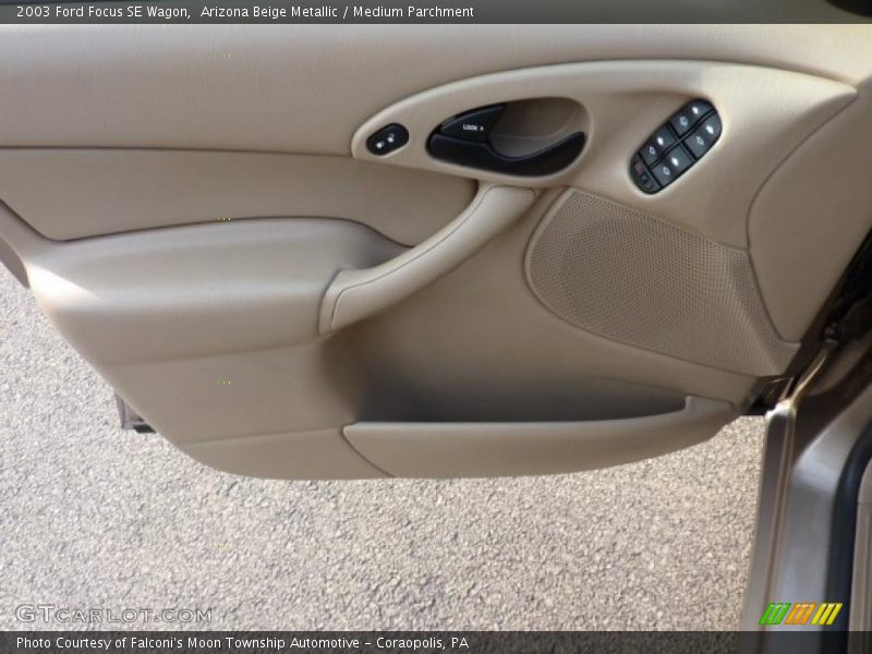 Arizona Beige Metallic / Medium Parchment 2003 Ford Focus SE Wagon