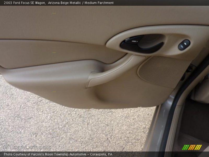 Arizona Beige Metallic / Medium Parchment 2003 Ford Focus SE Wagon