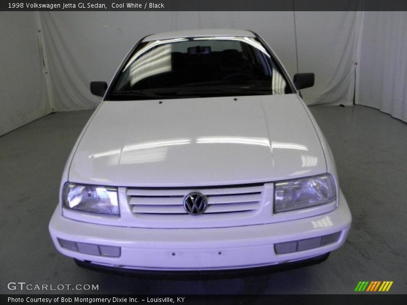 Cool White / Black 1998 Volkswagen Jetta GL Sedan