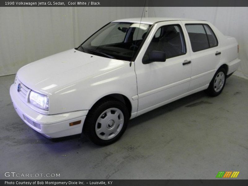 Cool White / Black 1998 Volkswagen Jetta GL Sedan