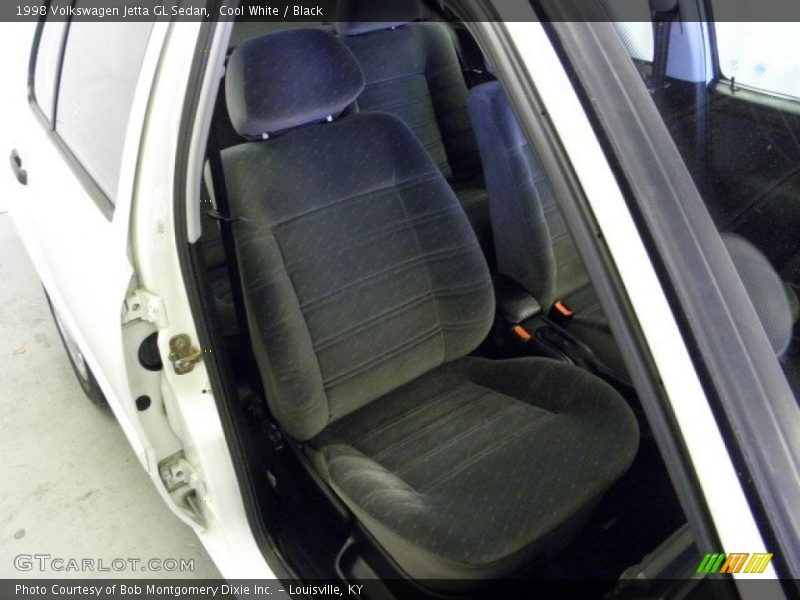 Cool White / Black 1998 Volkswagen Jetta GL Sedan