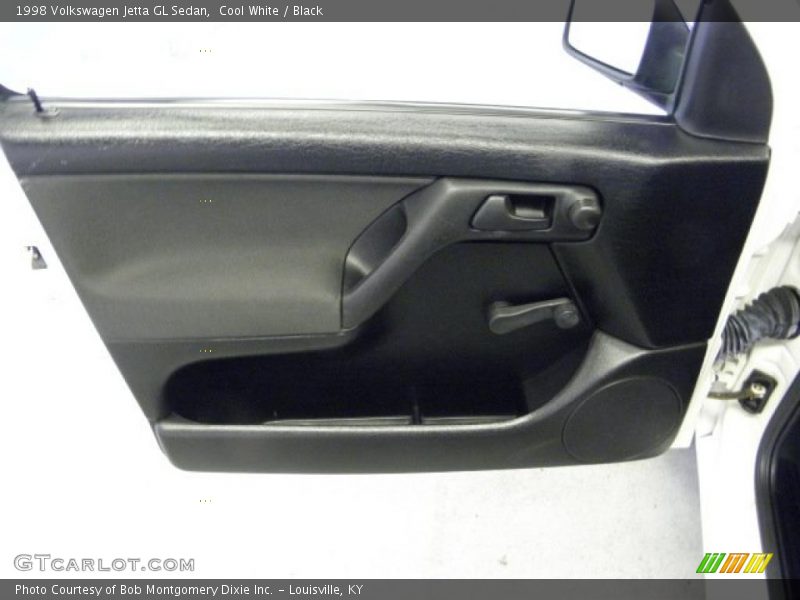 Cool White / Black 1998 Volkswagen Jetta GL Sedan