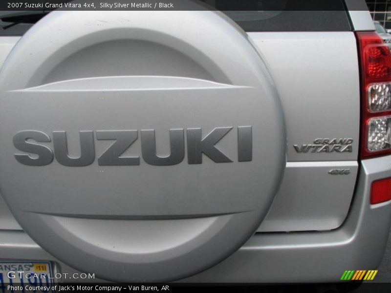 Silky Silver Metallic / Black 2007 Suzuki Grand Vitara 4x4