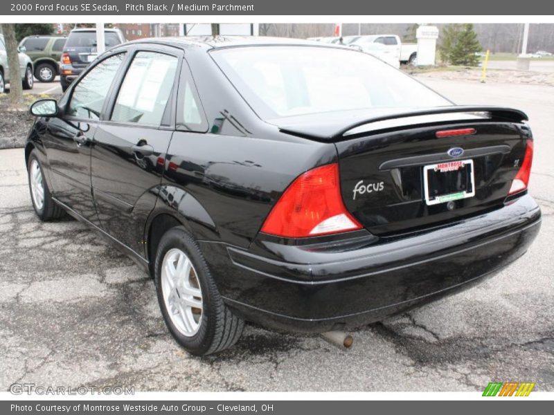 Pitch Black / Medium Parchment 2000 Ford Focus SE Sedan