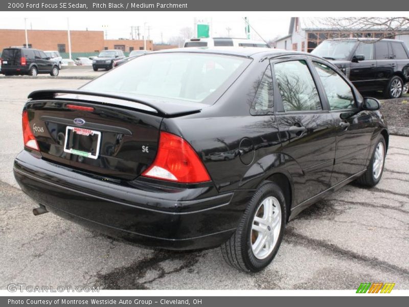 Pitch Black / Medium Parchment 2000 Ford Focus SE Sedan