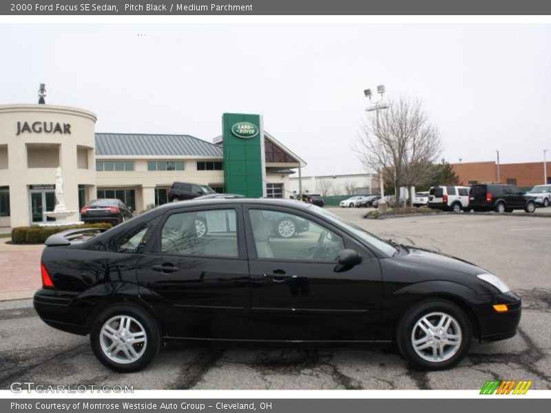 Pitch Black / Medium Parchment 2000 Ford Focus SE Sedan