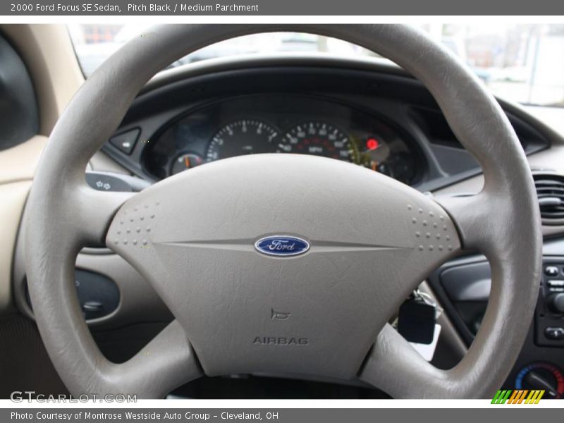 Pitch Black / Medium Parchment 2000 Ford Focus SE Sedan