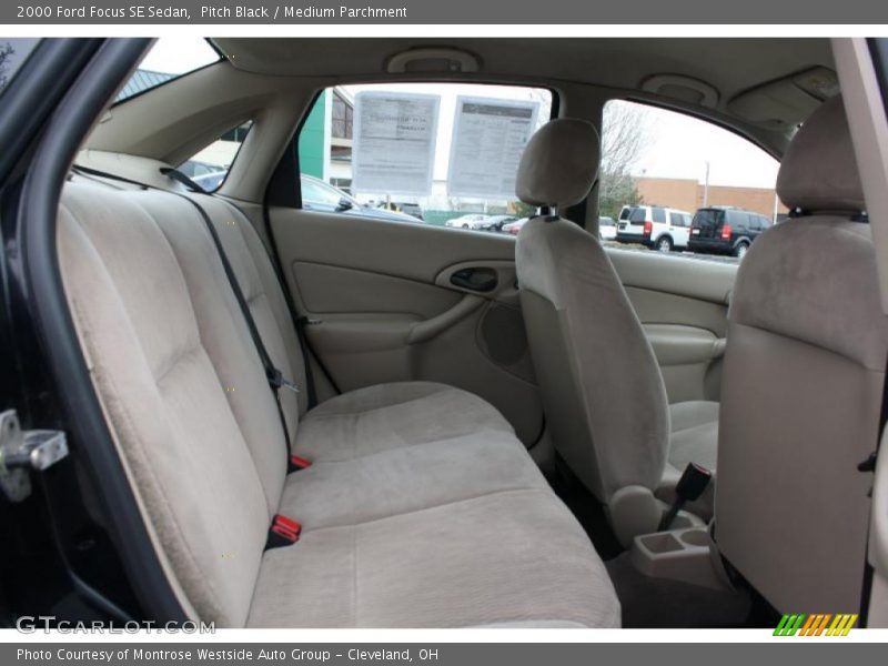Pitch Black / Medium Parchment 2000 Ford Focus SE Sedan