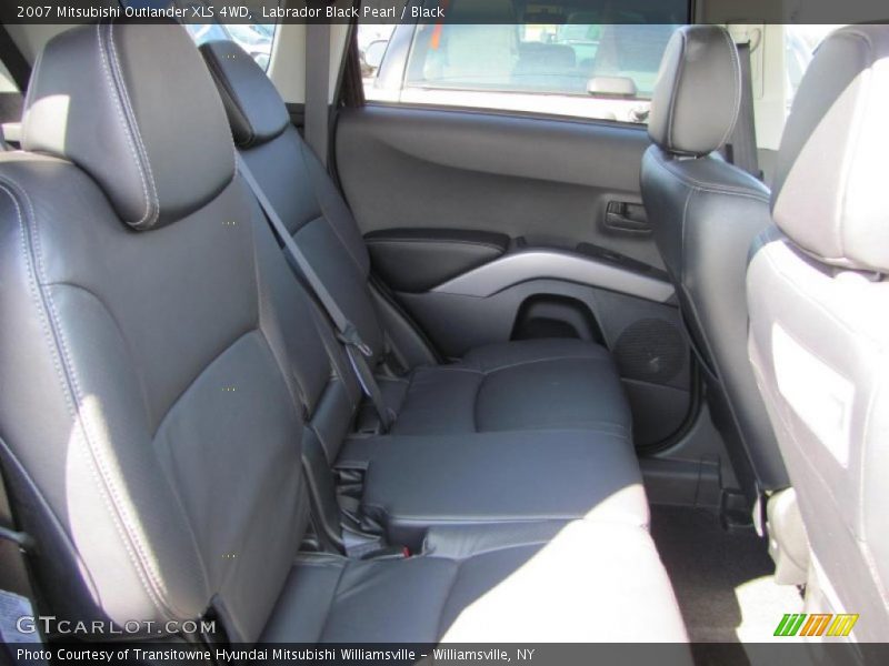 Labrador Black Pearl / Black 2007 Mitsubishi Outlander XLS 4WD